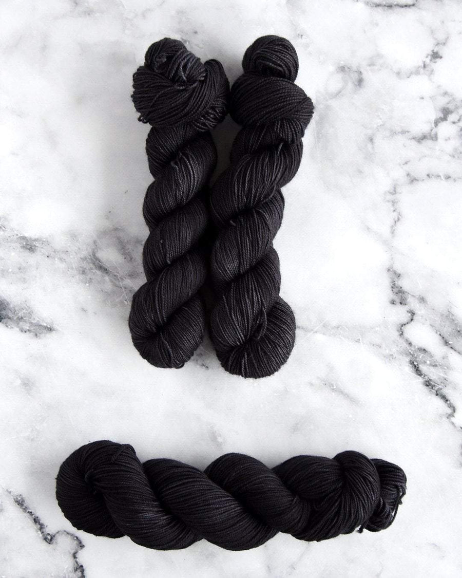 Destination Yarn Worsted Weight Yarn Noir - Suitcase