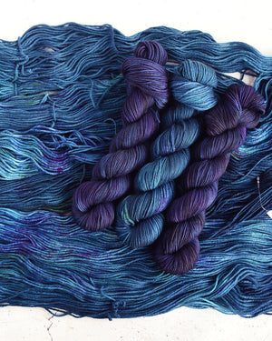Destination Yarn Worsted Weight Yarn Harbin Ice Festival - Suitcase