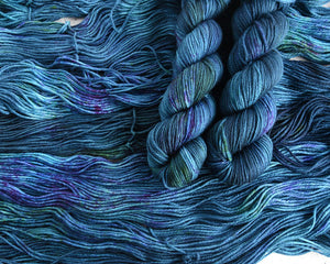 Destination Yarn Worsted Weight Yarn Harbin Ice Festival - Suitcase