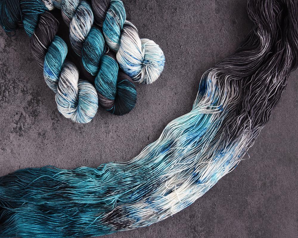 Destination Yarn Bulky Weight Yarn Castle Black - Wardrobe Trunk