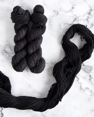 Destination Yarn fingering weight yarn Noir