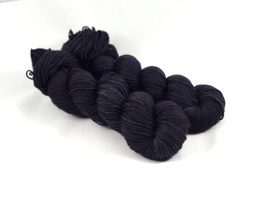 Destination Yarn fingering weight yarn Noir - dyed to order