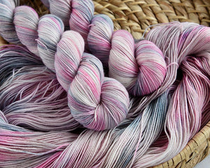 Destination Yarn fingering weight yarn Sakura Set