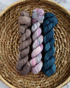 Destination Yarn fingering weight yarn Sakura Set