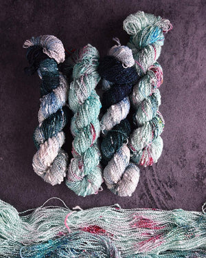 Destination Yarn Slub Yarn Hawaiian Christmas - Bumpy Road